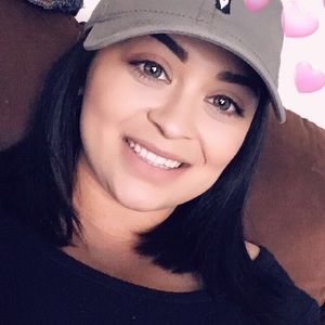 Meet your Posher, Ivette